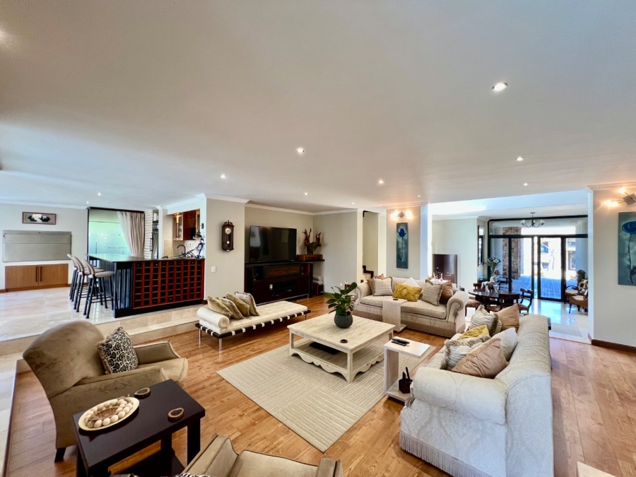 5 Bedroom Property for Sale in Oubaai Western Cape